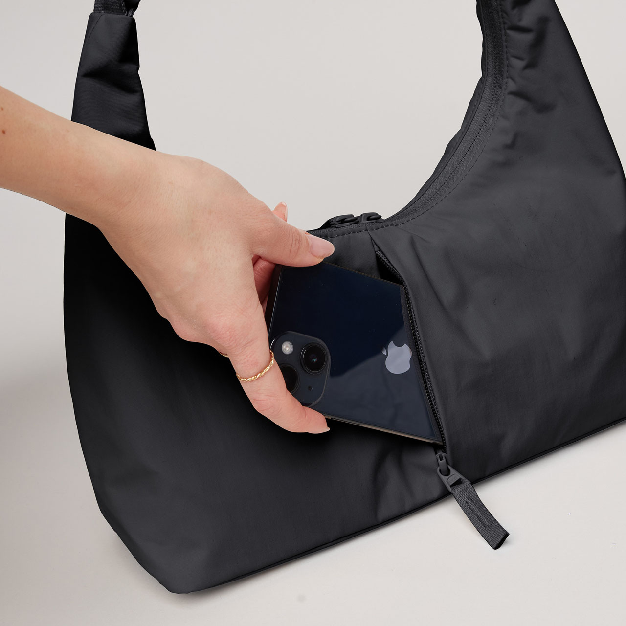 GOT BAG T-shape bag mini black mono Aussenfach
