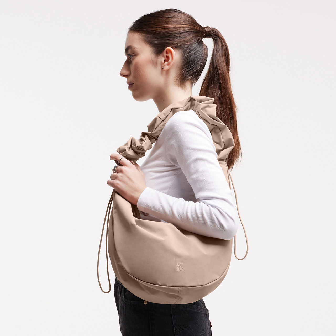 GOT BAG Moon Bag ruffle sandbar mono Model 3